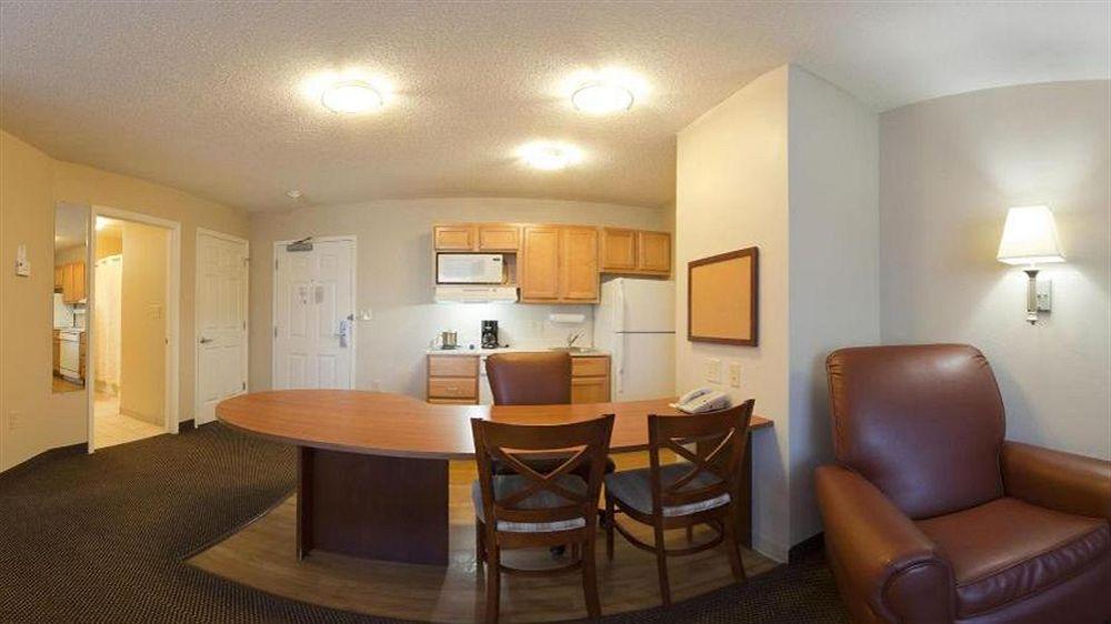 Candlewood By Ihg Hotel