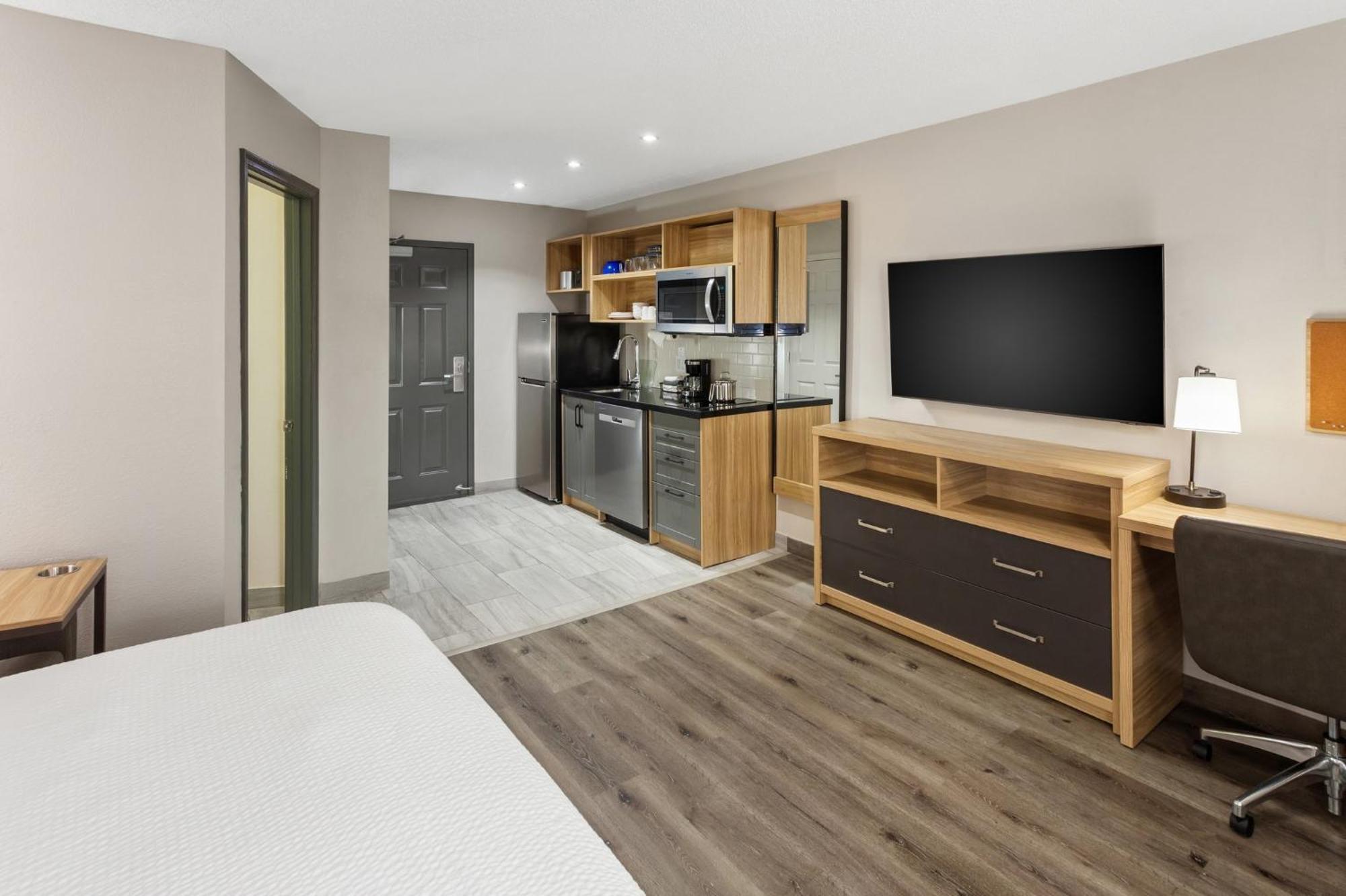 Candlewood By Ihg 3*