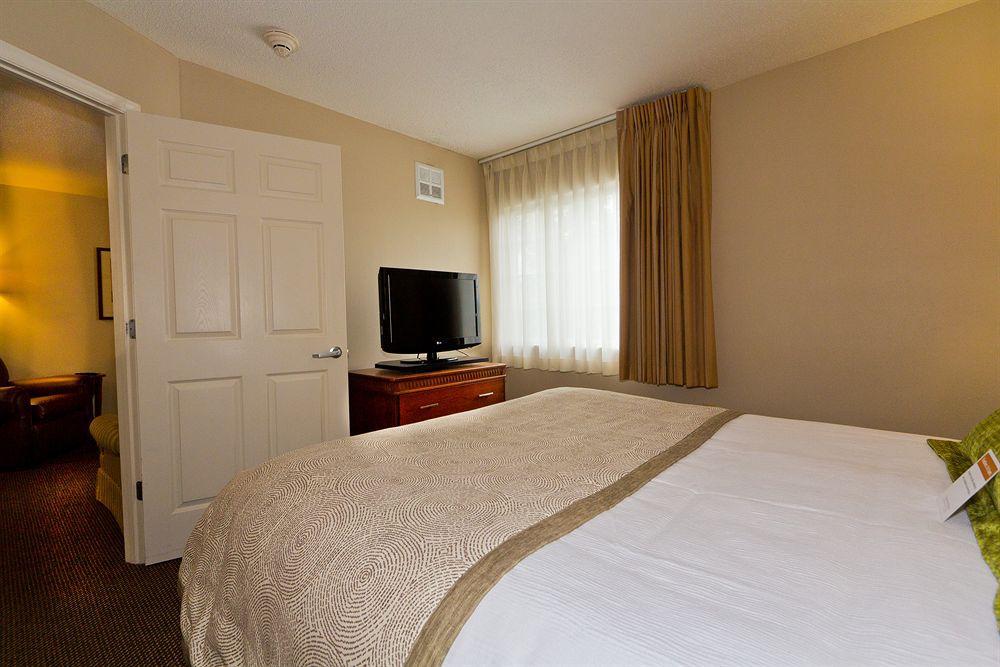 Candlewood By Ihg 3*