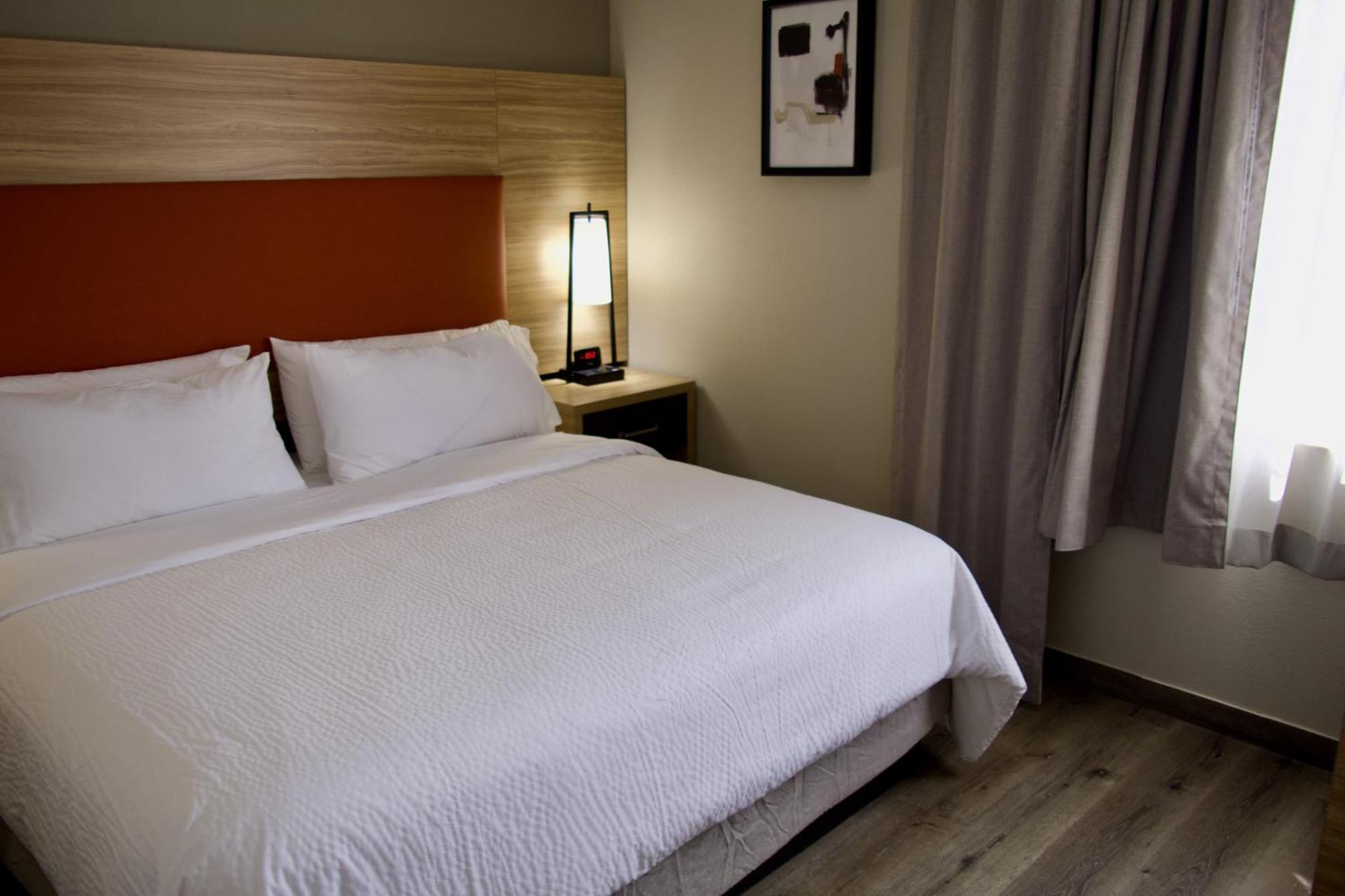 Candlewood By Ihg Hotel