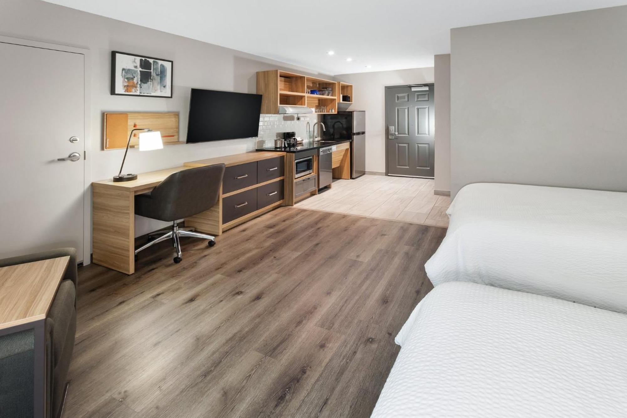 Candlewood By Ihg Hotel